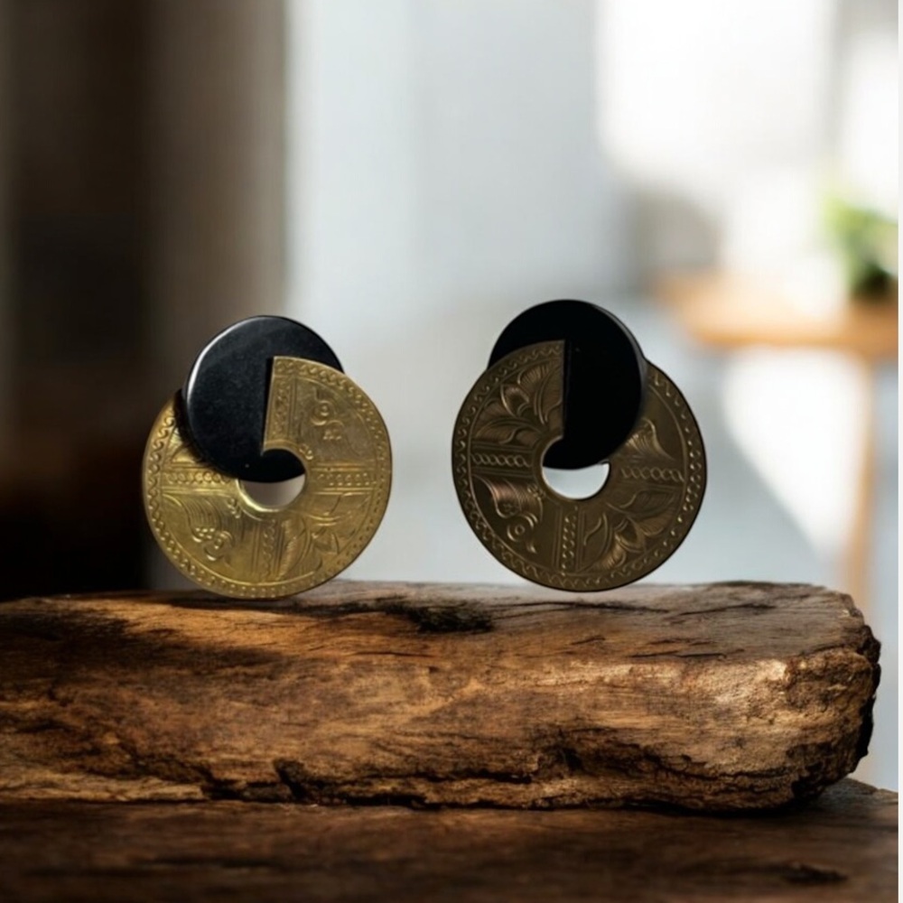 John Michael Richardson Broken Circle Clip On Earrings New Black Brass Thailand - Picture 2 of 16